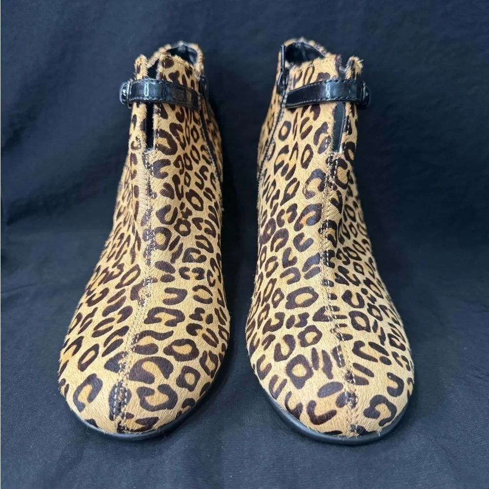 AEROSOLES Leopard Print Ankle Booties